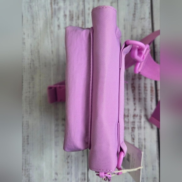 BEIS The Sport Sling Crossbody Bag in Berry Water Bottle Holder NEW NWT - Picture 10 of 13